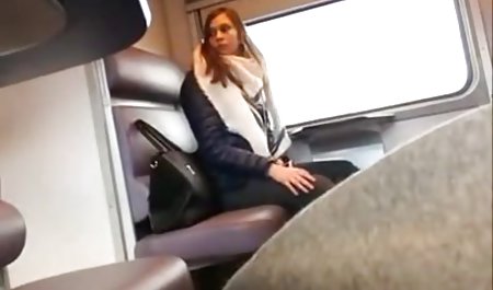جوجه سفید سکسی دیک سیاه را می خورد و صورت پرده زنی سکس بزرگی به خود می گیرد
