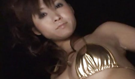 بدن خیره کننده bimbo بی نظیر دارای پا و کف پا پرده کس سکسی 2 است