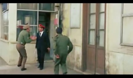 سرگرم کننده با فیلم سکسی پرده پاره کردن Dildo