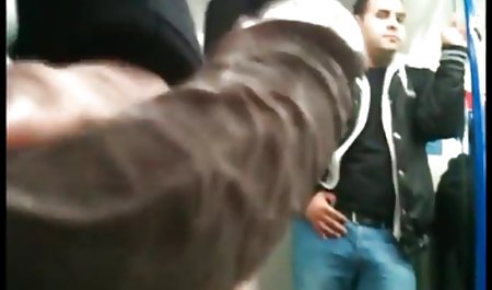 دختر 18 ساله شاخی که برای اولین بار دیک کلیپ سکسی پرده می گیرد